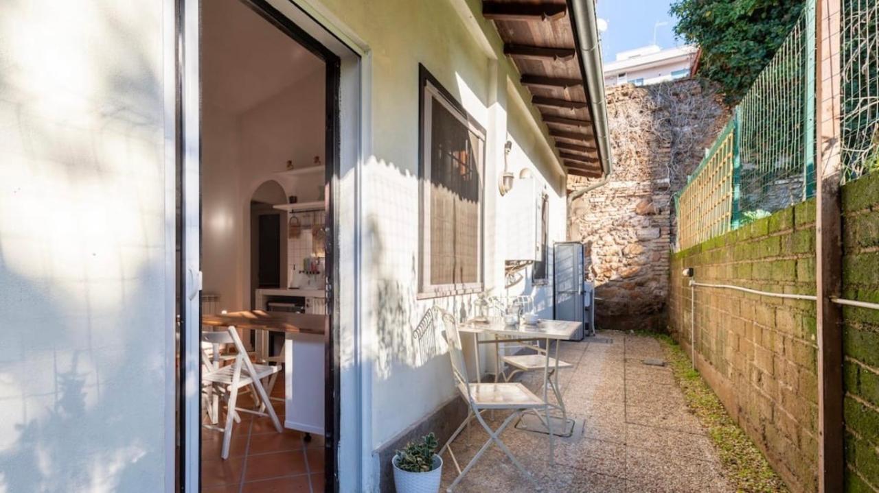 Casa de férias Independent House With Private Patio In