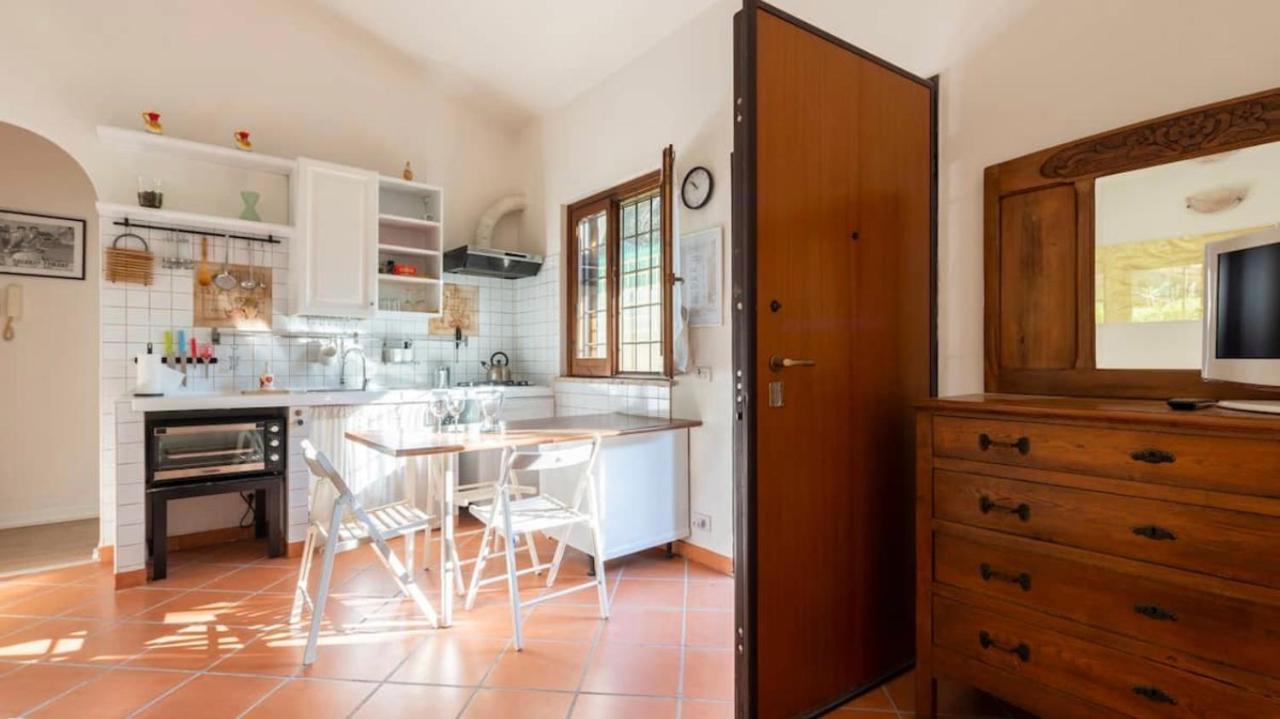 Independent House With Private Patio In Casa de férias